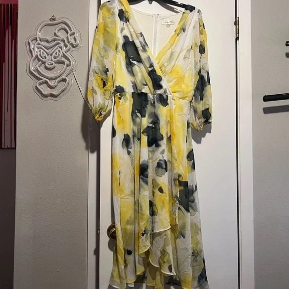 Harper Yellow and Black Floral Long Sleeve Dress - Picture 2 of 3